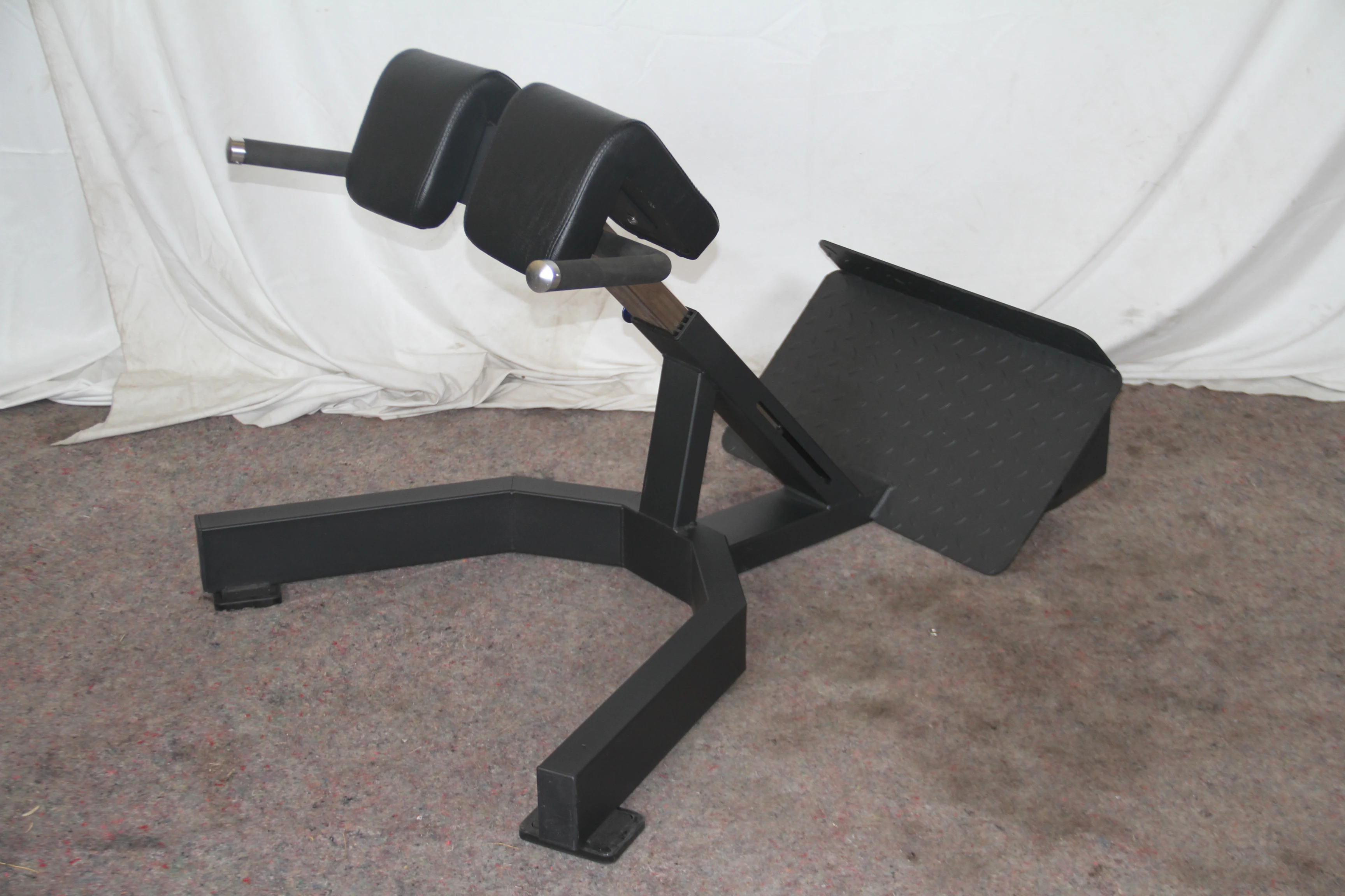 كرسي روماني لتمارين الظهر بسعر - مراجعة Home Gym Leg Extension Machine وسعره
