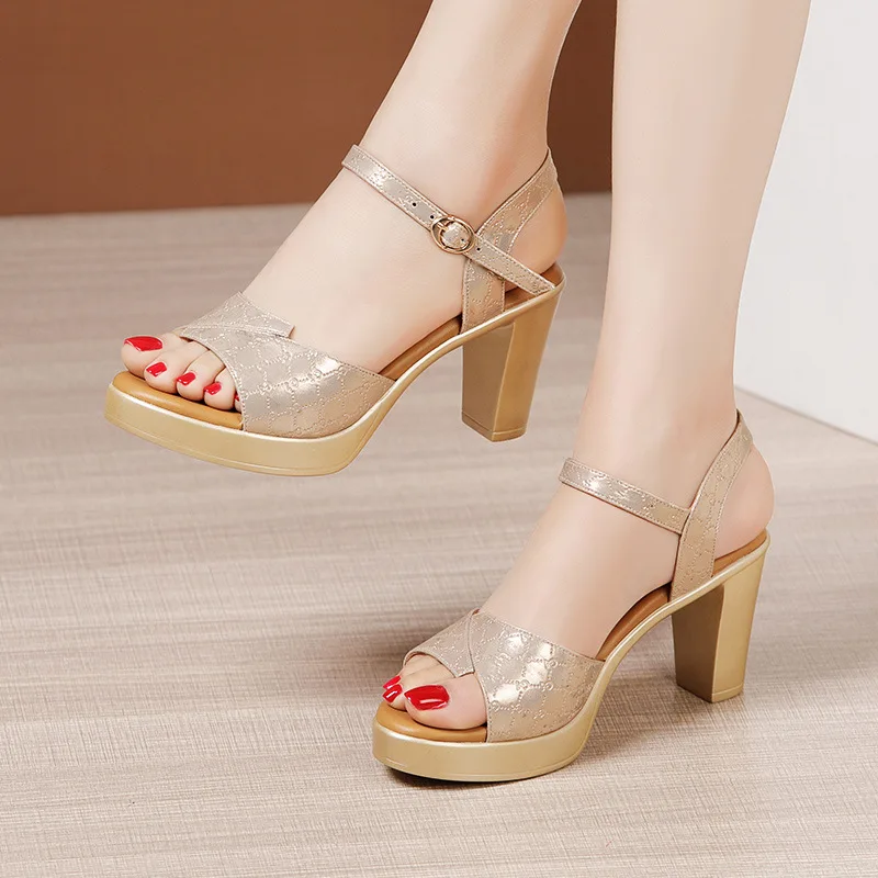 أحذية نسائية أنيقة جديدة بكعب  - مراجعة Ankle Strap Attachment وسعره