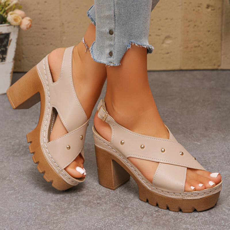 خمر سوبر عالية الكعب عبر حزام  - مراجعة Ankle Strap Attachment وسعره